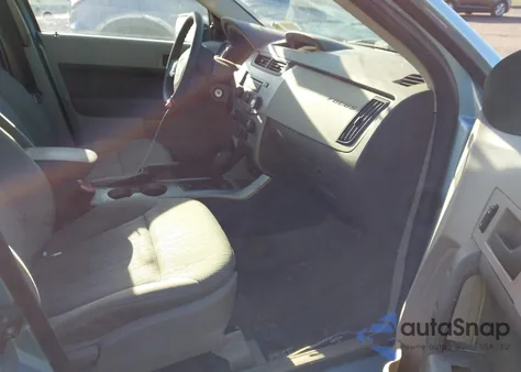 2008 Ford Focus Se/Ses z USA, uszkodzony, nr VIN 1FAHP35N38W205573